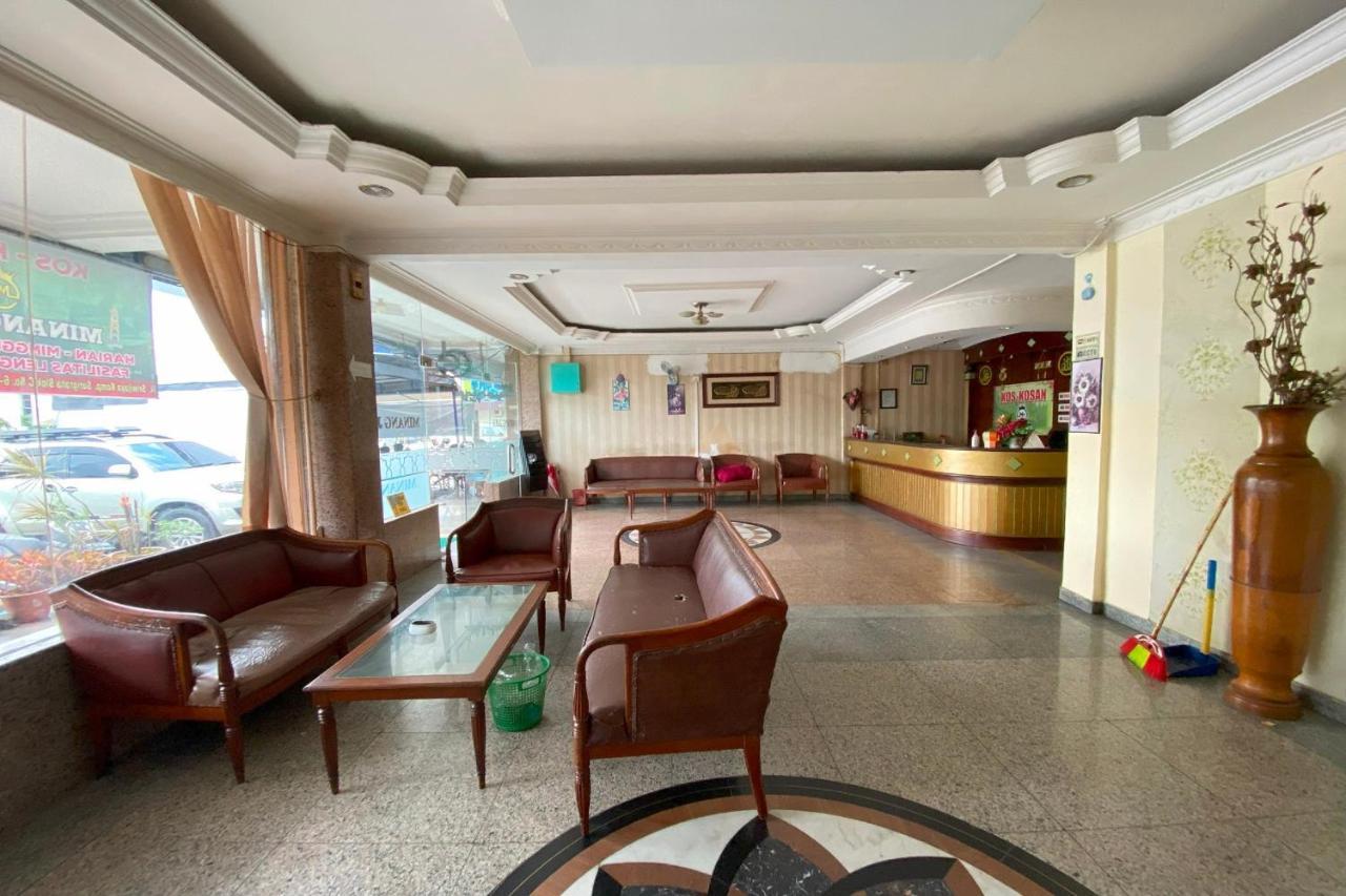 Oyo 92702 Minang Jaya Hotel Nagoya Eksteriør billede