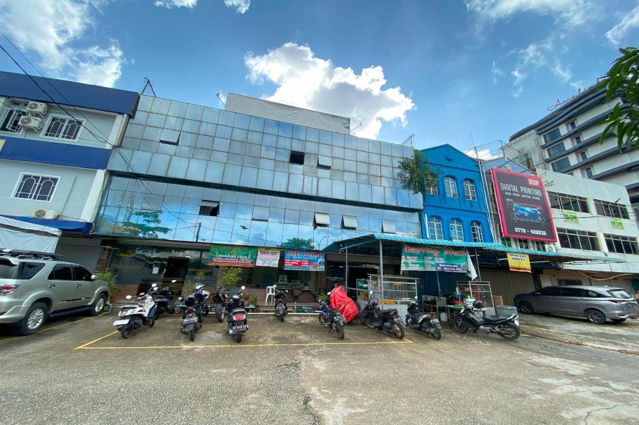 Oyo 92702 Minang Jaya Hotel Nagoya Eksteriør billede
