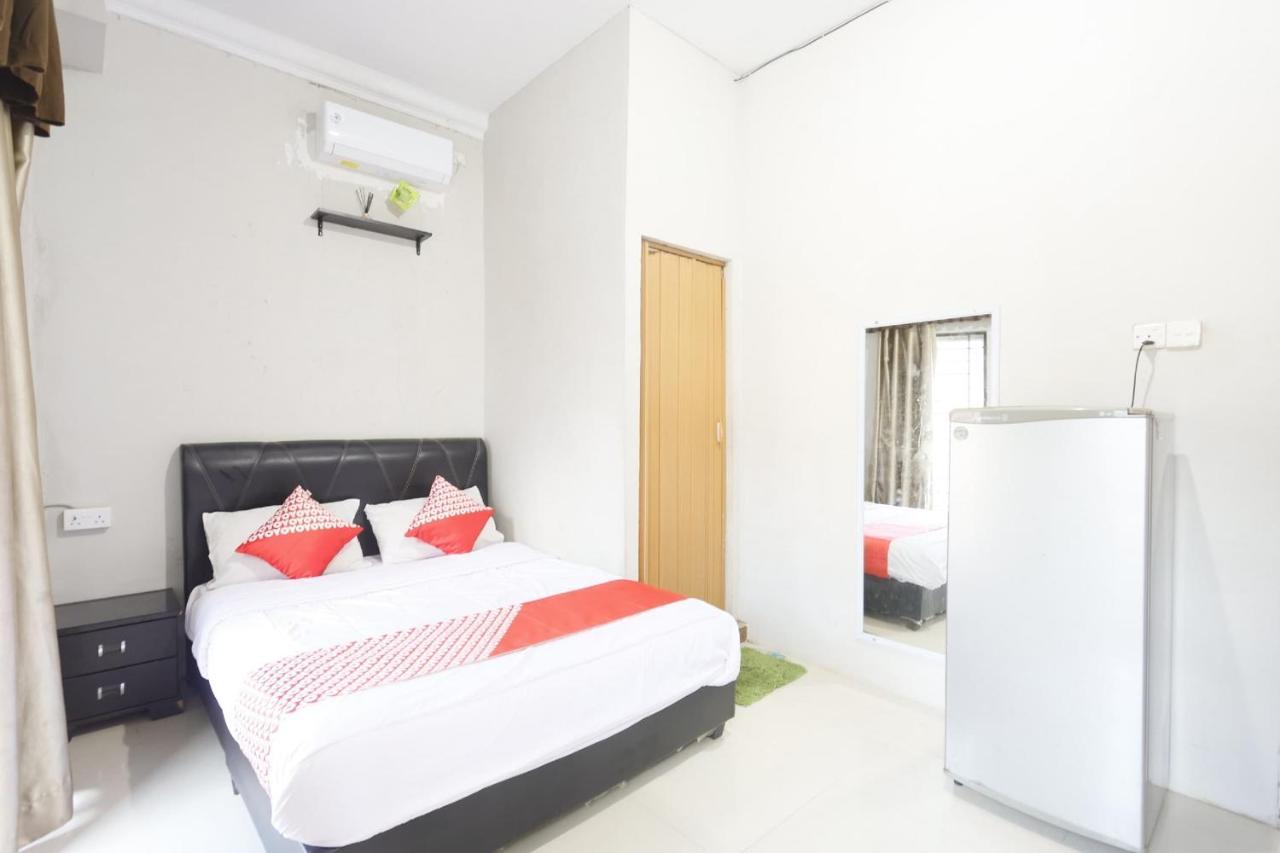 Oyo 92702 Minang Jaya Hotel Nagoya Eksteriør billede