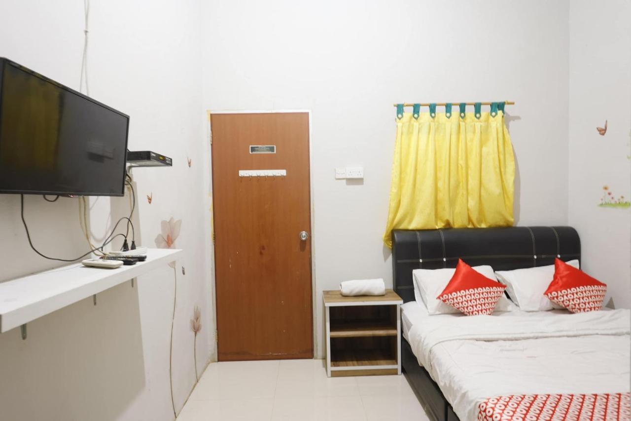 Oyo 92702 Minang Jaya Hotel Nagoya Eksteriør billede